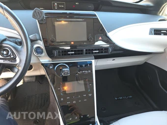 2017 Toyota Mirai – miniatura 11