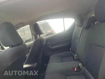 2017 Toyota Prius c Two - miniatura 13