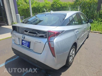 2017 Toyota Prius Four – miniatura 3