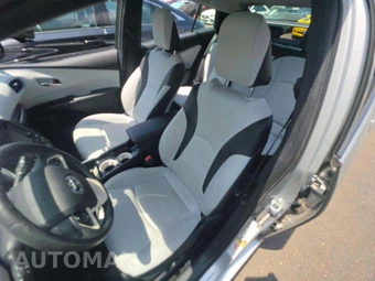 2017 Toyota Prius Four – miniatura 6