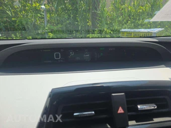 2017 Toyota Prius Four – miniatura 9
