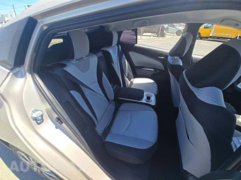 2017 Toyota Prius Prime Plus – miniatura 13