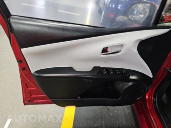 2017 Toyota Prius Prime Plus – miniatura 9