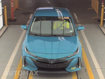 2017 Toyota Prius Prime Premium – miniatura 2