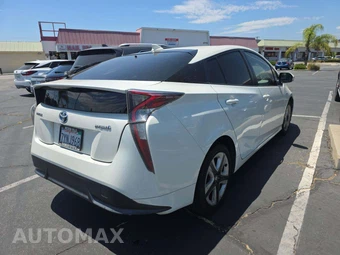2017 Toyota Prius Three Touring – miniatura 3
