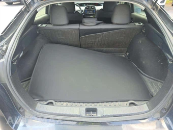 2017 Toyota Prius Two – miniatura 14