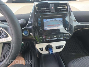 2017 Toyota Prius Two – miniatura 10