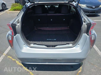 2017 Toyota Prius Two – miniatura 14