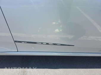 2017 Toyota Prius Two – miniatura 29