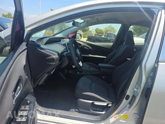 2017 Toyota Prius Two – miniatura 6