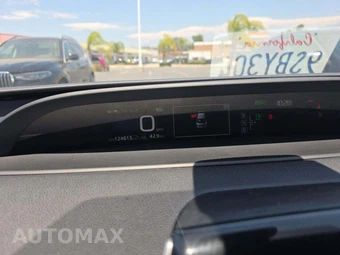 2017 Toyota Prius Two – miniatura 9