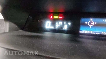 2017 Toyota Prius v Three – miniatura 20