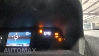 2017 Toyota Prius v Three – miniatura 25