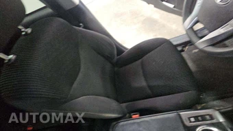 2017 Toyota Prius v Three – miniatura 28