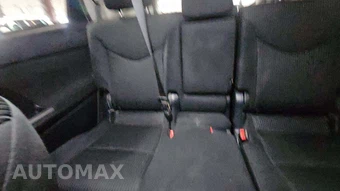 2017 Toyota Prius v Three – miniatura 32