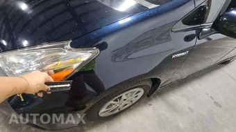 2017 Toyota Prius v Three – miniatura 37