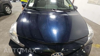 2017 Toyota Prius v Three – miniatura 39