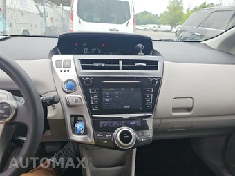 2017 Toyota Prius v Two - miniatura 11