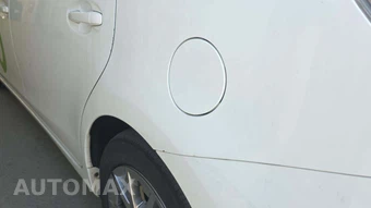 2017 Toyota Prius v Two - miniatura 20