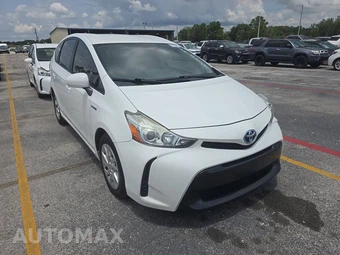 2017 Toyota Prius v Two – miniatura 3