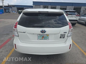 2017 Toyota Prius v Two – miniatura 5