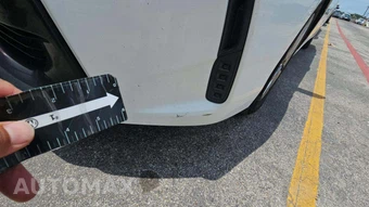 2017 Toyota Prius v Two – miniatura 22