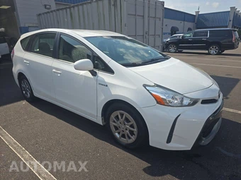 2017 Toyota Prius v Two – miniatura 3
