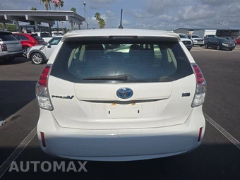 2017 Toyota Prius v Two – miniatura 5