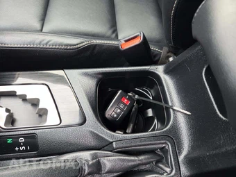 2017 Toyota RAV4 Hybrid Limited - miniatura 8