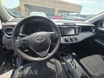 2017 Toyota RAV4 LE – miniatura 11