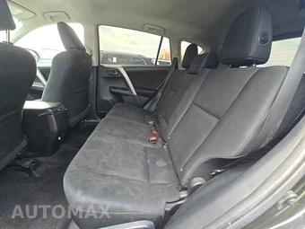 2017 Toyota RAV4 LE – miniatura 13