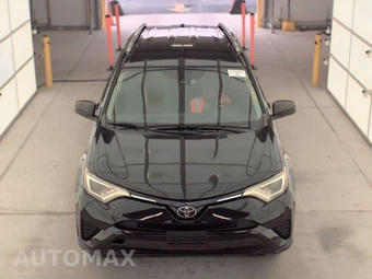 2017 Toyota RAV4 LE – miniatura 2