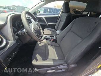 2017 Toyota RAV4 LE – miniatura 7