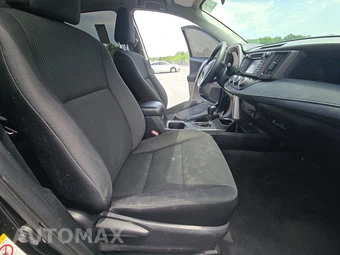 2017 Toyota RAV4 LE – miniatura 8