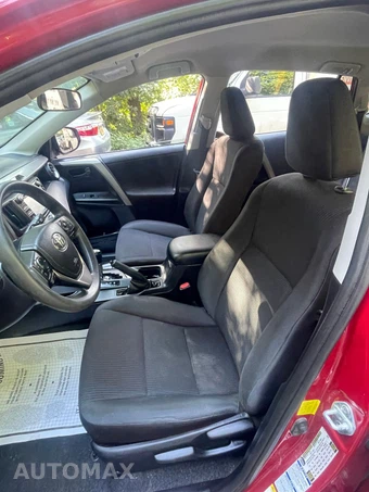2017 Toyota RAV4 LE - miniatura 13