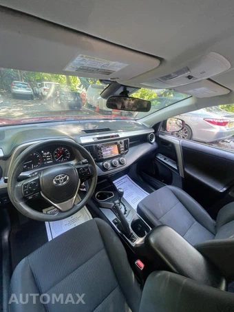 2017 Toyota RAV4 LE - miniatura 15