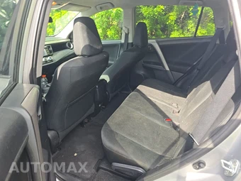 2017 Toyota RAV4 LE - miniatura 13