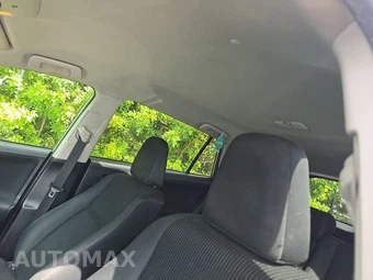 2017 Toyota RAV4 LE - miniatura 18