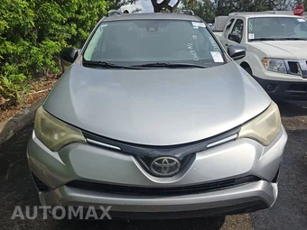 2017 Toyota RAV4 LE - miniatura 2