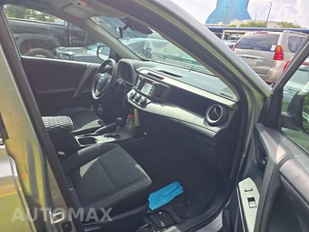 2017 Toyota RAV4 LE - miniatura 8
