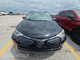 2017 Toyota RAV4 LE - miniatura 2