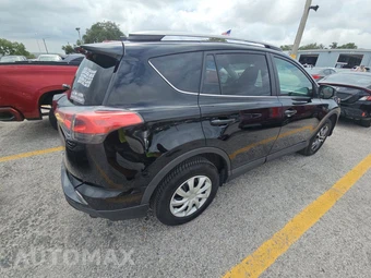 2017 Toyota RAV4 LE - miniatura 4
