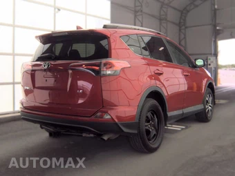 2017 Toyota RAV4 LE - miniatura 4