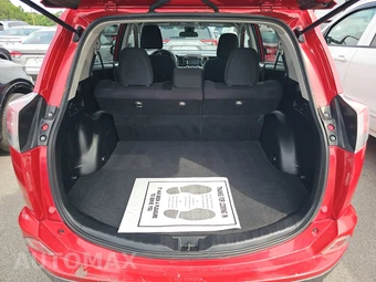 2017 Toyota RAV4 LE – miniatura 16