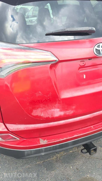 2017 Toyota RAV4 LE – miniatura 23