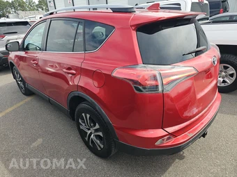 2017 Toyota RAV4 LE – miniatura 6