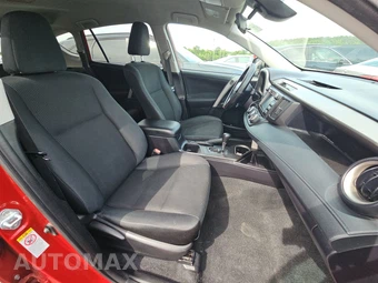 2017 Toyota RAV4 LE – miniatura 8