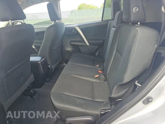 2017 Toyota RAV4 LE – miniatura 13