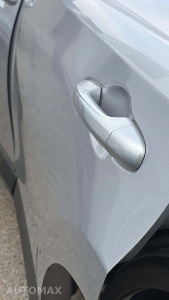 2017 Toyota RAV4 LE – miniatura 27