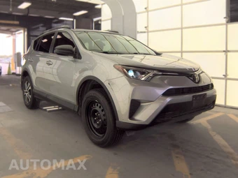 2017 Toyota RAV4 LE – miniatura 3